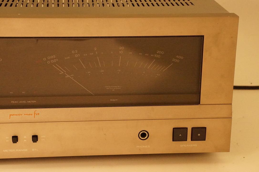 Hitachi HMA-7500 MKII