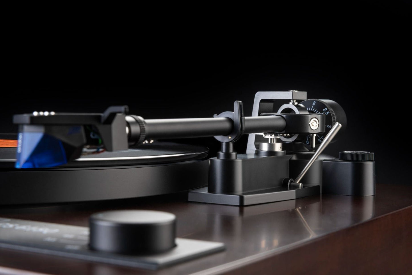 Dual CS-618Q