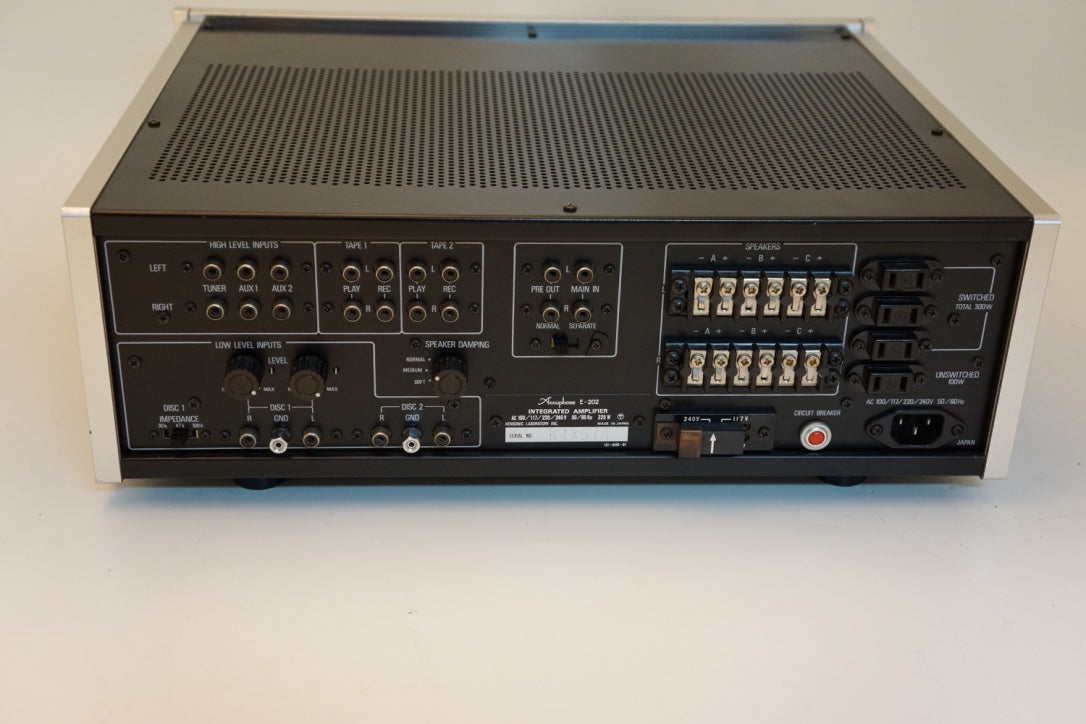 Accuphase E-202
