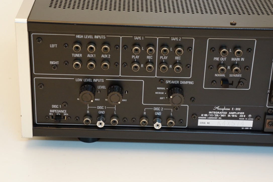 Accuphase E-202