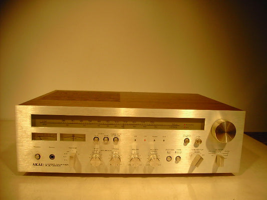 Akai AA-1050