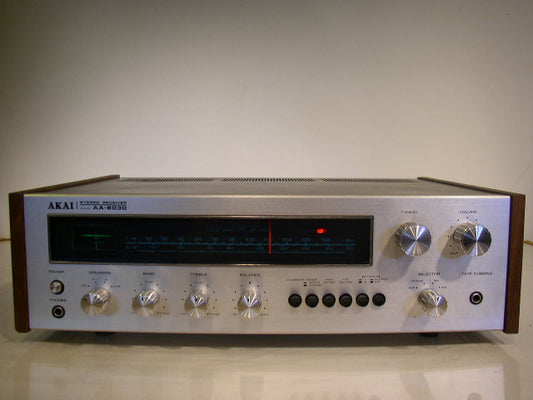 Akai AA-8030