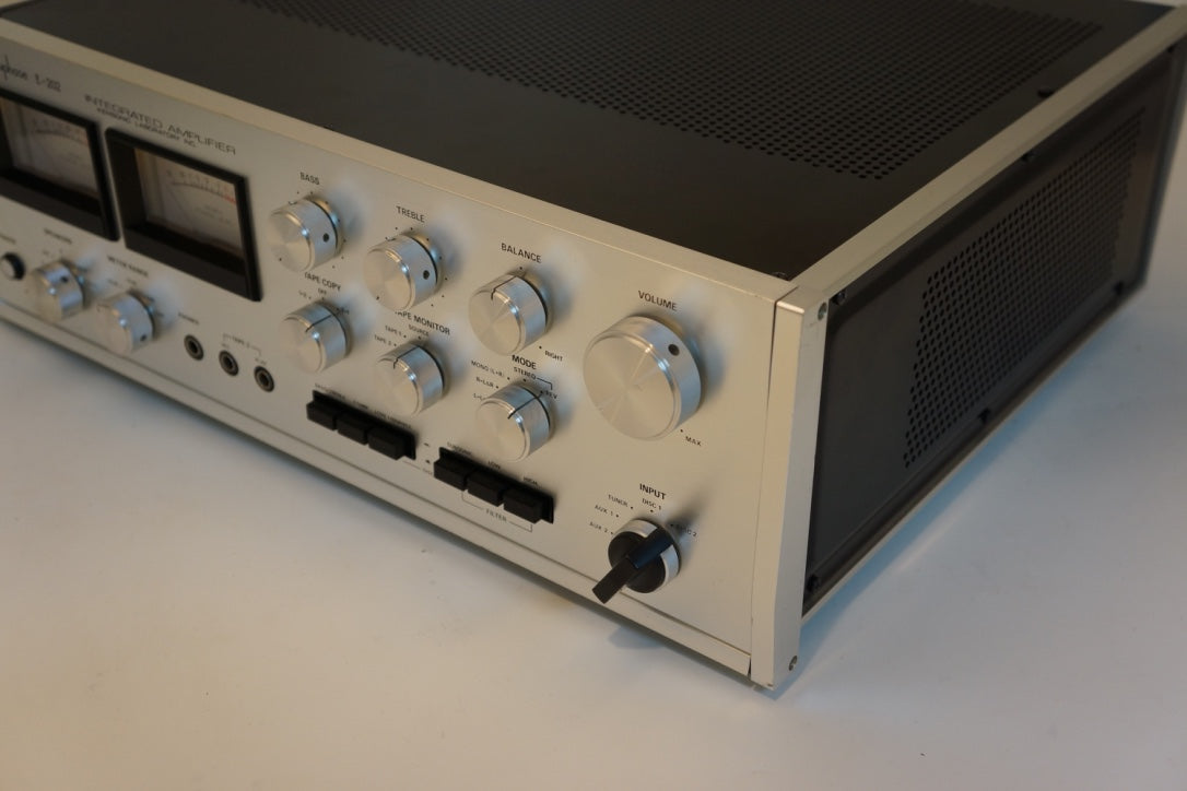 Accuphase E-202